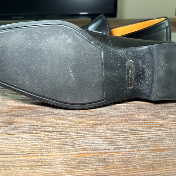 Magnanni Black Leather Slip-On Loafers - Picture 5 of 5